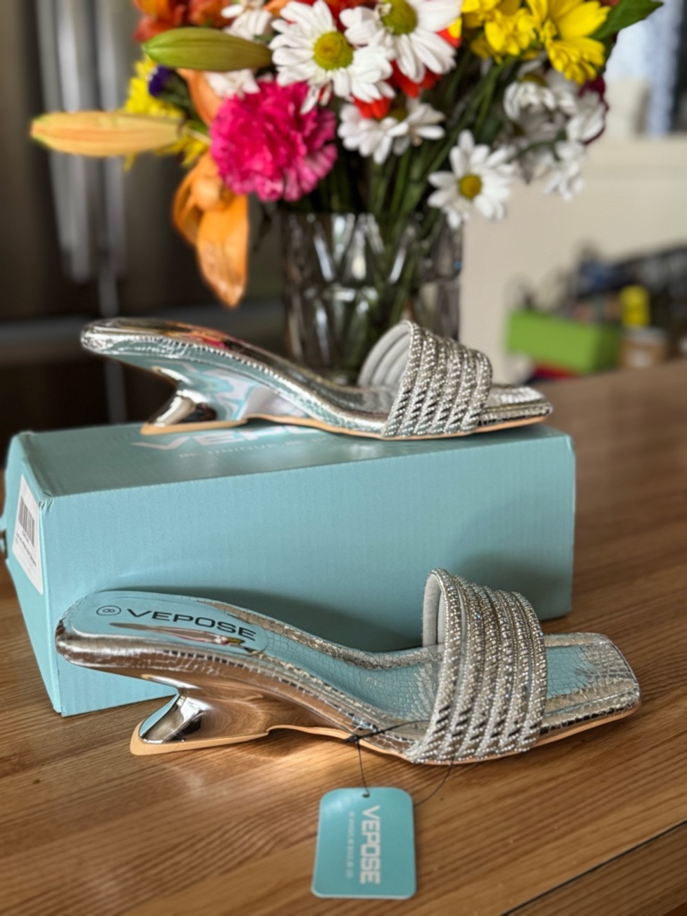 Vepose Silver Beaded Low-Heel Slide Mules - Picture 7 of 8